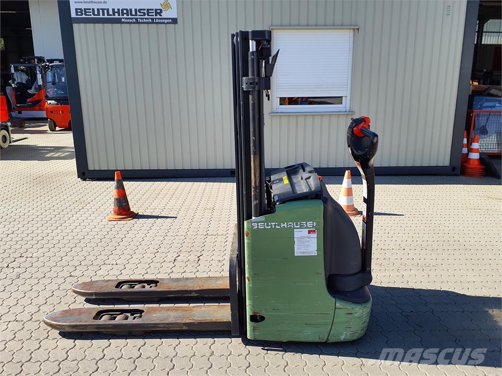 Linde L12i Samopogonski ručni viličari