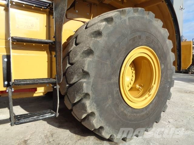 CAT 966 K لوادر بعجل