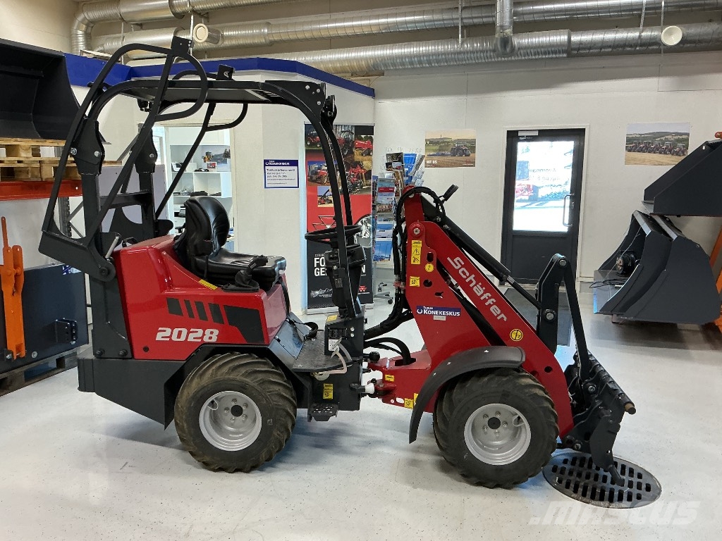 Schäffer 2028 Multi purpose loaders