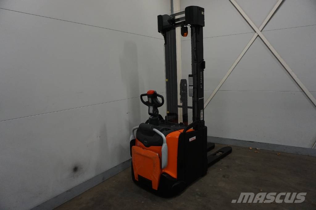 Toyota SPE160L Meeloop stapelaar