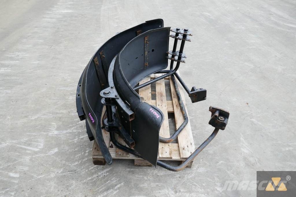 CAT 140M Front fender set Transport - drugo