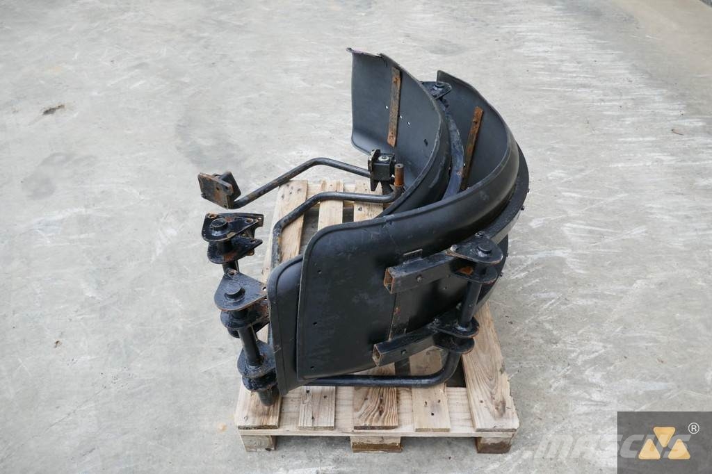 CAT 140M Front fender set Transport - drugo
