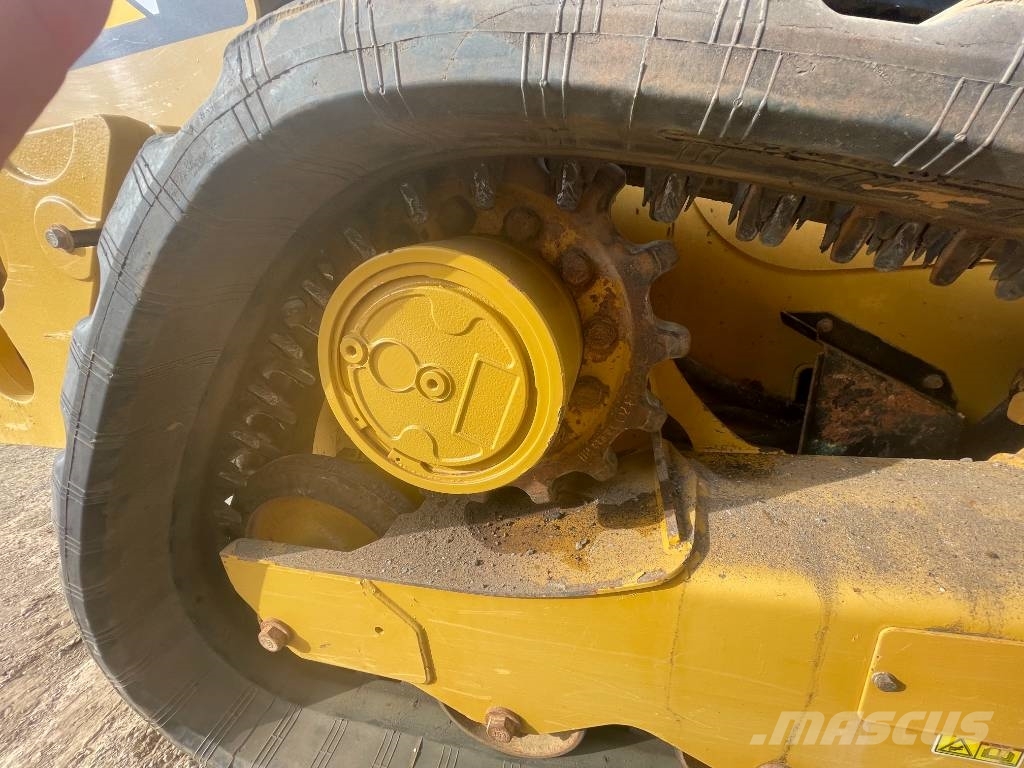 CAT 259 D لوادر انزلاقية التوجيه