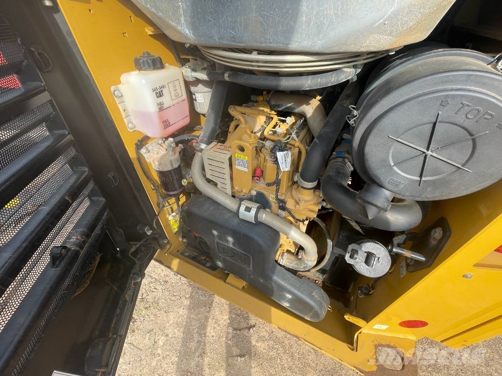 CAT 259 D لوادر انزلاقية التوجيه