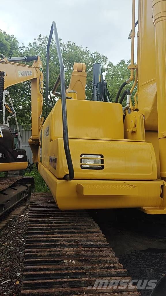 Komatsu PC 220 Kāpurķēžu ekskavatori