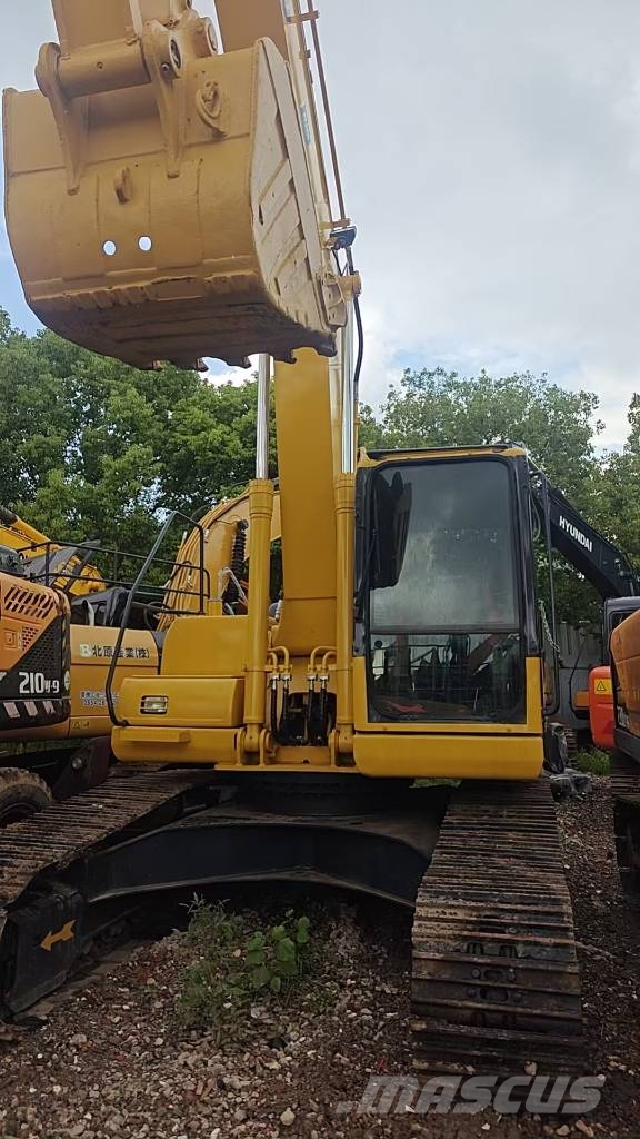Komatsu PC 220 Kāpurķēžu ekskavatori