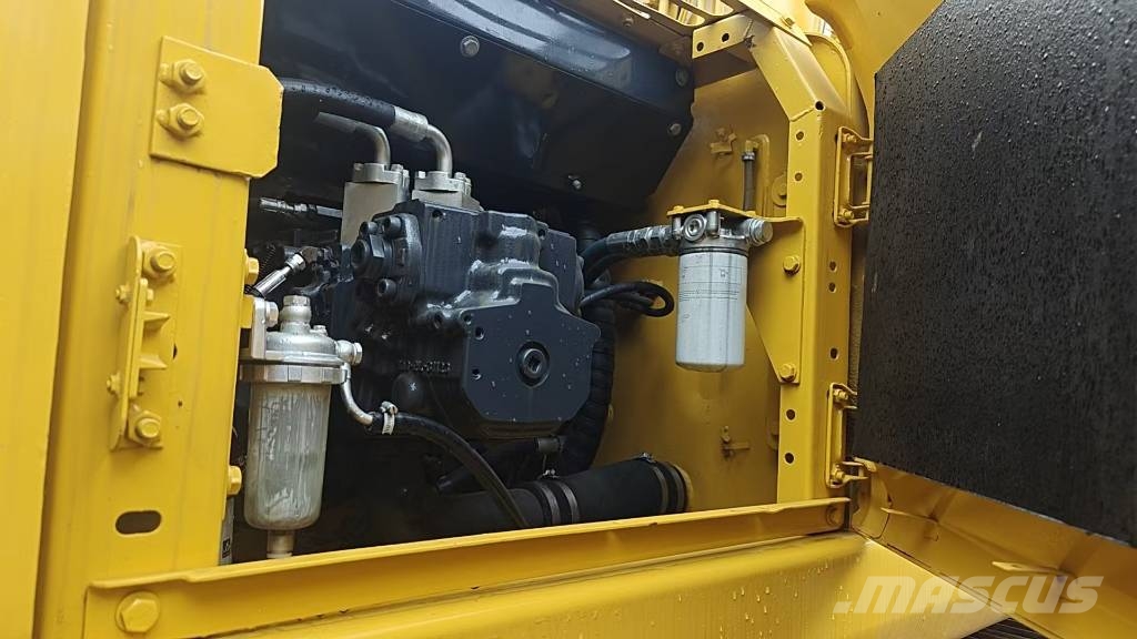 Komatsu PC 220 Kāpurķēžu ekskavatori