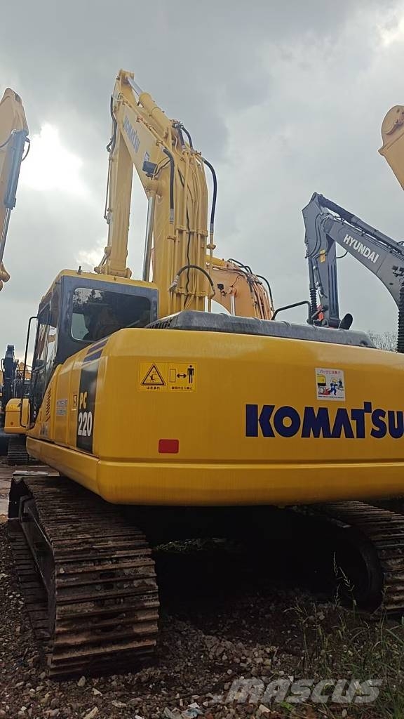 Komatsu PC 220 Kāpurķēžu ekskavatori
