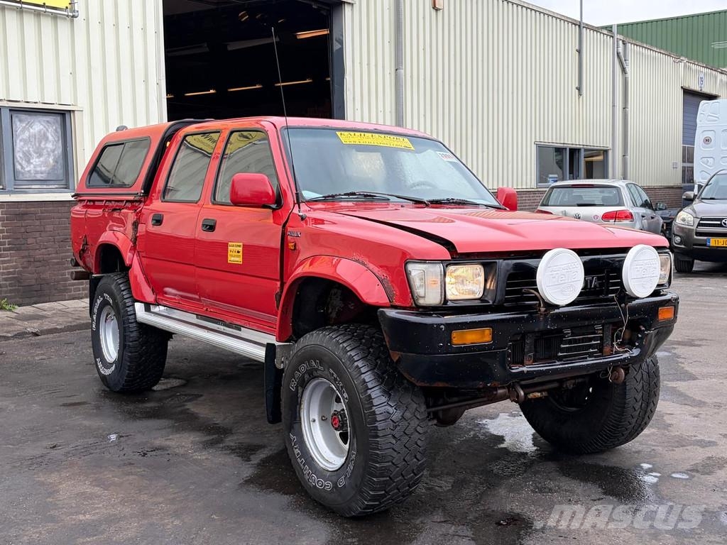 Toyota Hilux 4x4 4DW - 5 Seats - Manual Gearbox - 2.4 Die Auto's