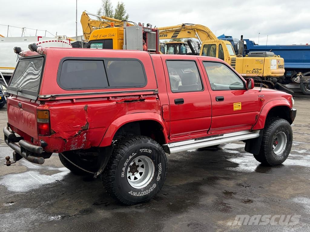 Toyota Hilux 4x4 4DW - 5 Seats - Manual Gearbox - 2.4 Die Auto's