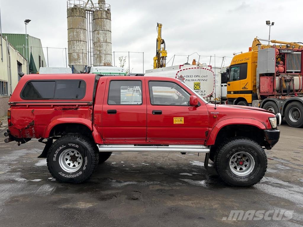 Toyota Hilux 4x4 4DW - 5 Seats - Manual Gearbox - 2.4 Die Auto's