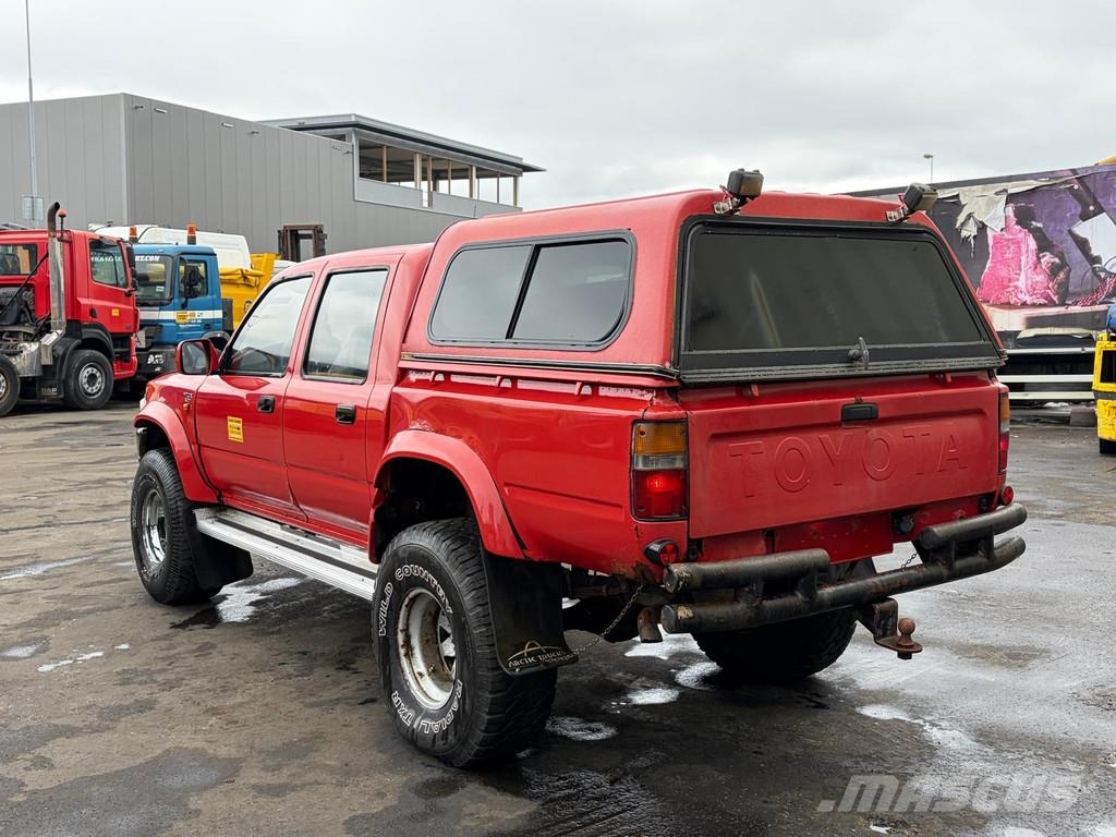 Toyota Hilux 4x4 4DW - 5 Seats - Manual Gearbox - 2.4 Die Auto's