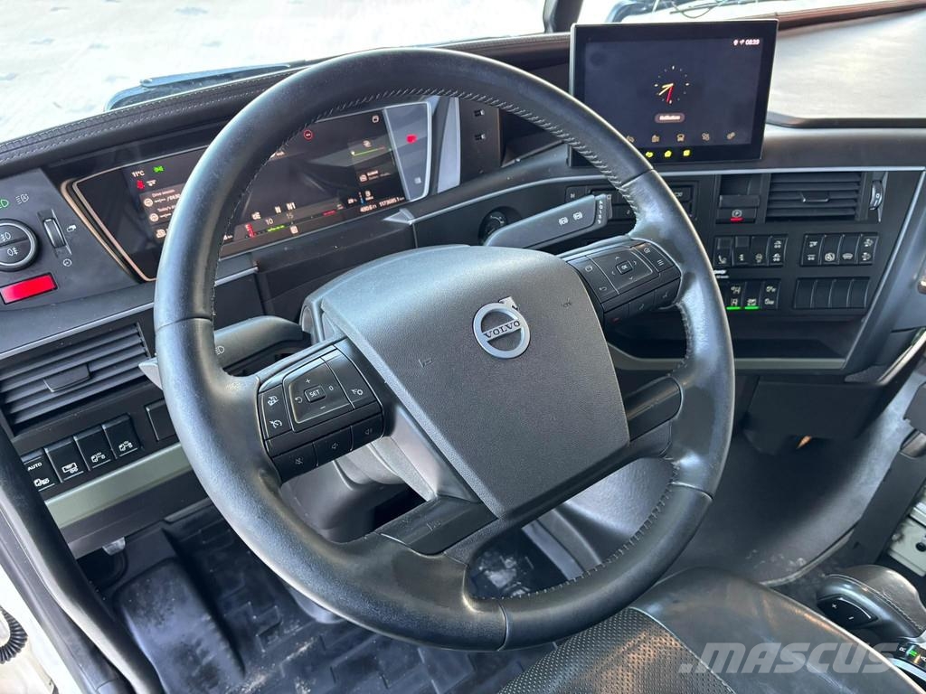 Volvo FH500 6x4 TANDEM LIFT / 75T GCW Tegljači