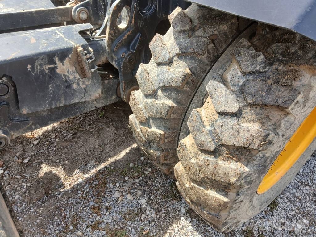 JCB Hydradig حفارات بعجل