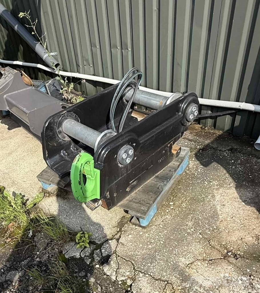 Volvo EC 290 - 300 Quick Hitch Kiirliitmikud