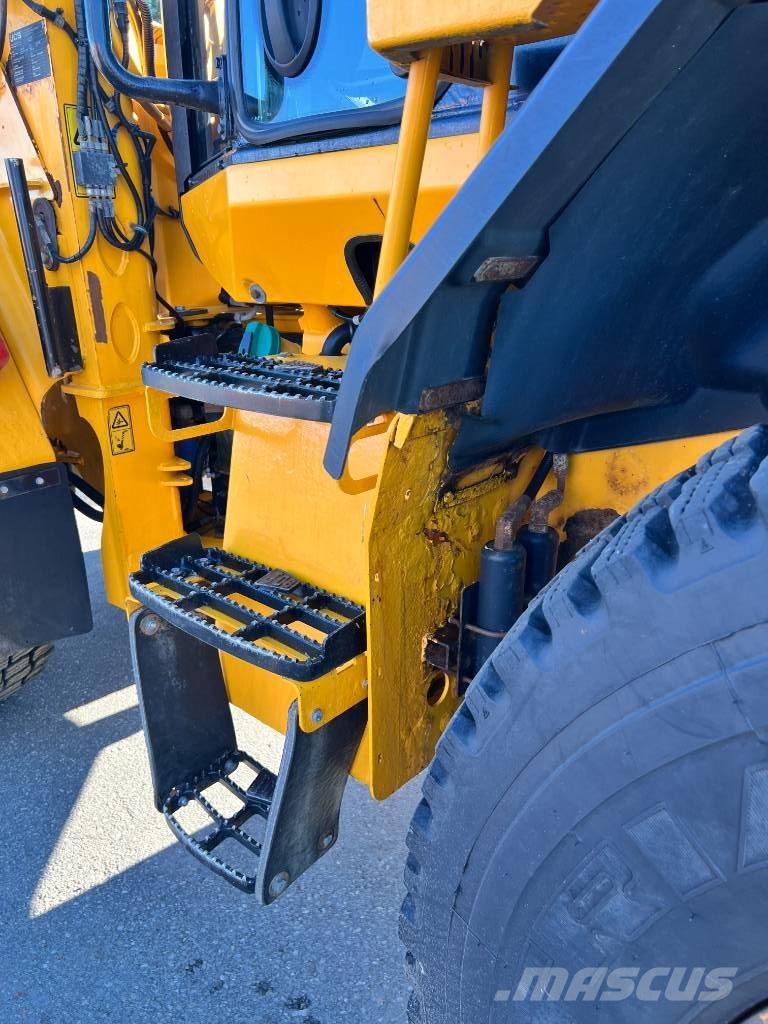JCB 413 K T4F Pale gommate