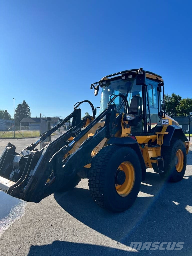 JCB 413 K T4F Pale gommate