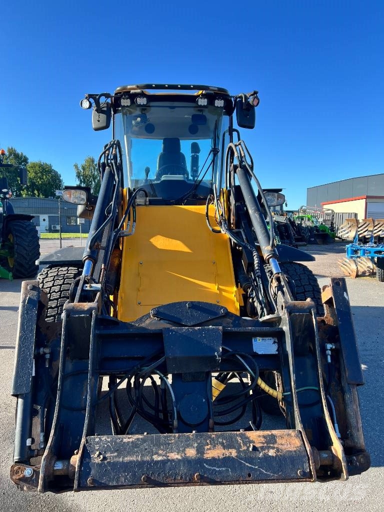 JCB 413 K T4F Pale gommate
