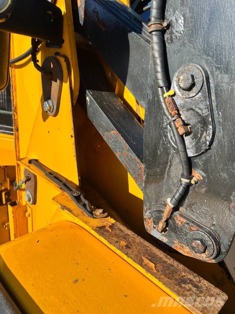 JCB 413 K T4F Pale gommate