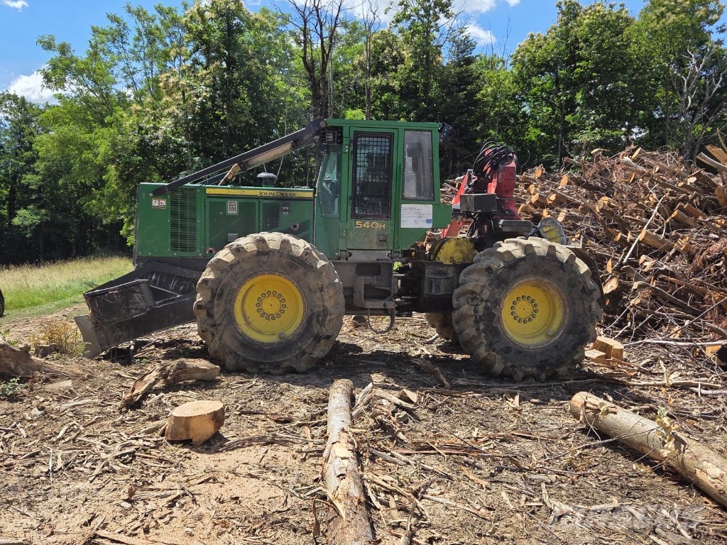 John Deere 540 H Трельовочні трактора