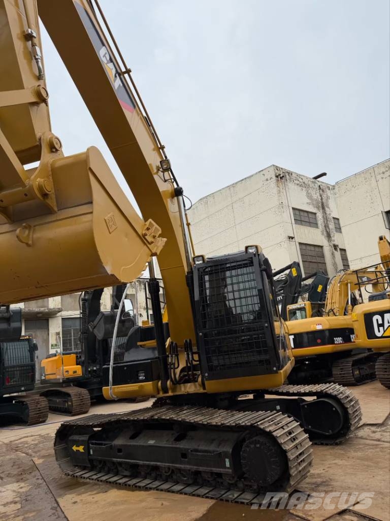 CAT 323D2L   3000 units excavators in stock Bageri gusjeničari