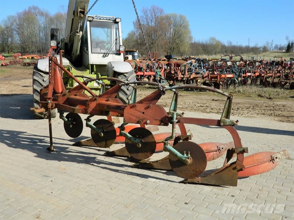Kverneland 4 Conventional ploughs