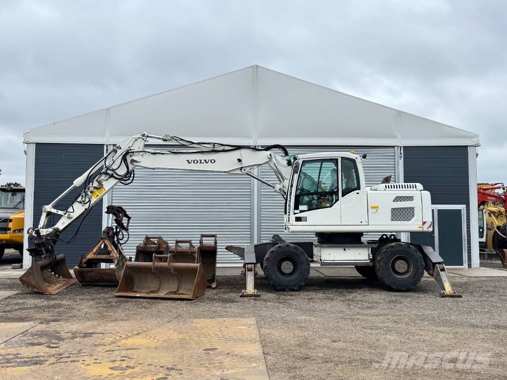 Volvo EW160D - 3 Buckets + 1 Grappler! / Triple Boom Mobilbagger
