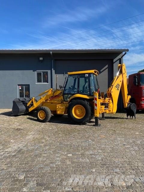 JCB 3 CX Backhoe loaders
