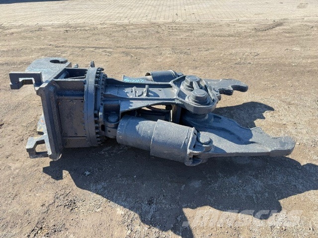 Soosan Pulveriser (Demolition Crusher ) 2700 KG جراشات البناء