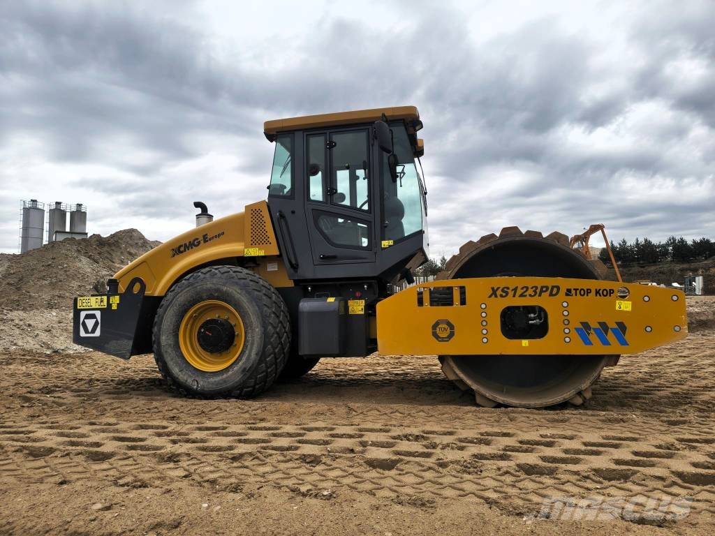 XCMG XS123PD Tek tamburlu silindirler