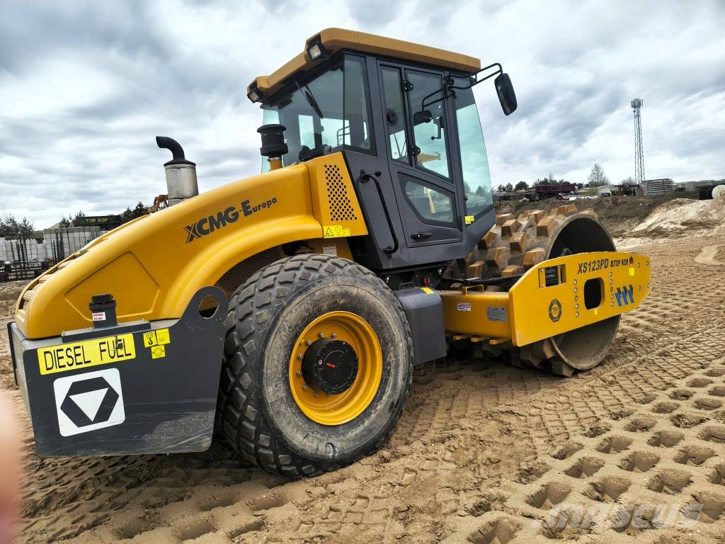 XCMG XS123PD Tek tamburlu silindirler