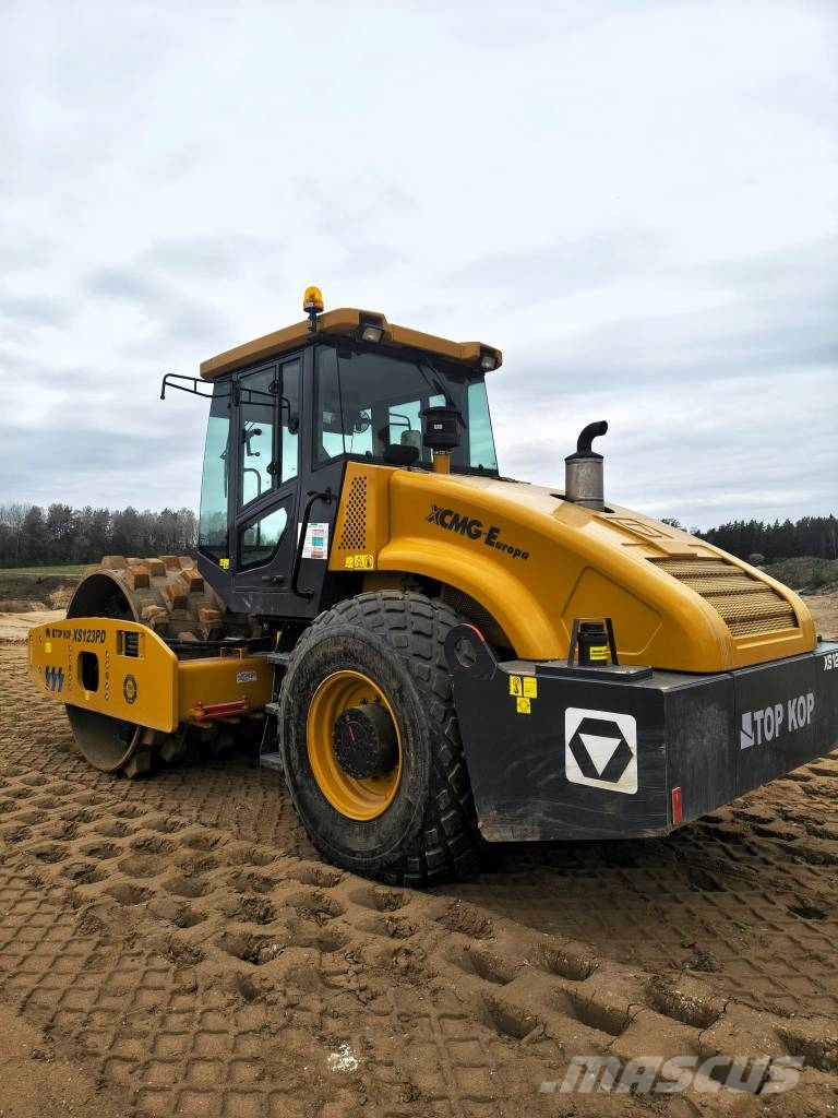 XCMG XS123PD Tek tamburlu silindirler