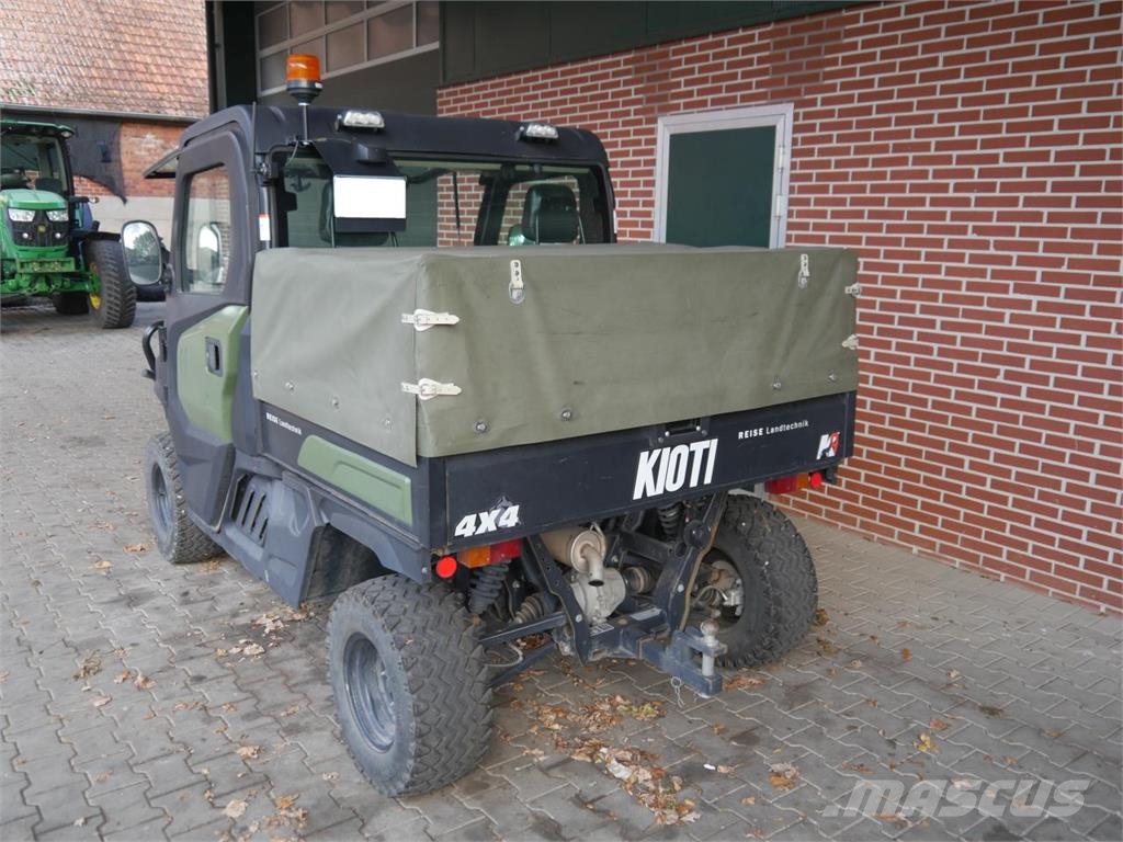 Kioti K9 Allrad UTV LoF Traktoren