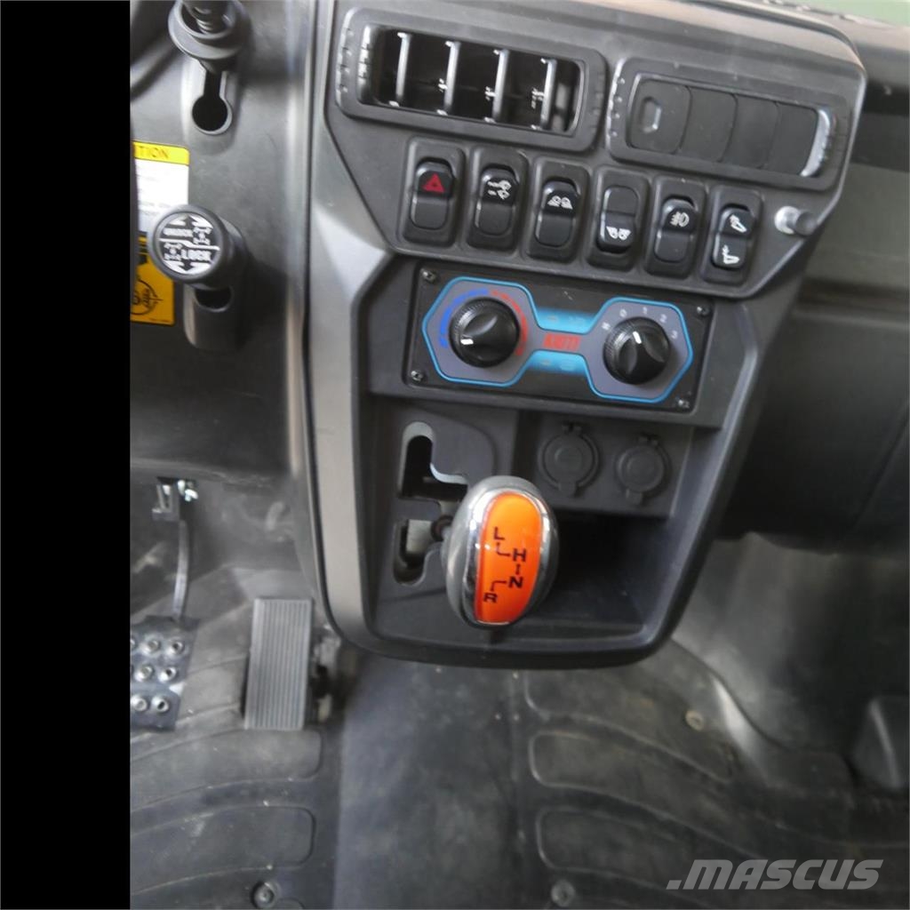 Kioti K9 Allrad UTV LoF Traktoren