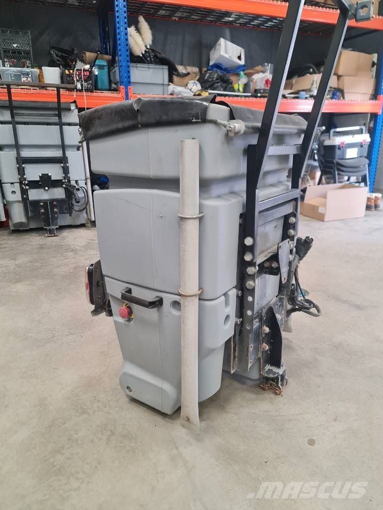  Puistur Spreader Hilltip IceStriker 200 Комунални съоражения