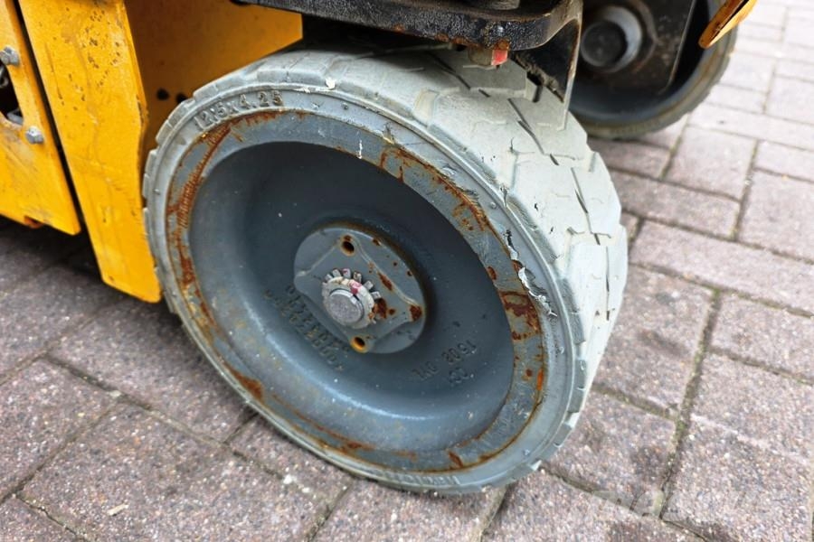 Haulotte Optimum 8 Electric, 7.77m Working Height, 230kg Ca Schaarhoogwerkers