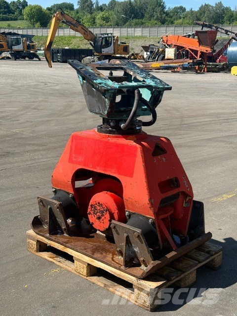 CAT 316/318/320 rotary vibratory compactor جرافات عكسية