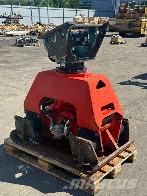 CAT 316/318/320 rotary vibratory compactor جرافات عكسية