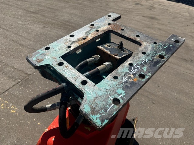 CAT 316/318/320 rotary vibratory compactor جرافات عكسية