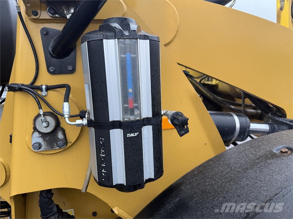 CAT 918M Wheel loaders