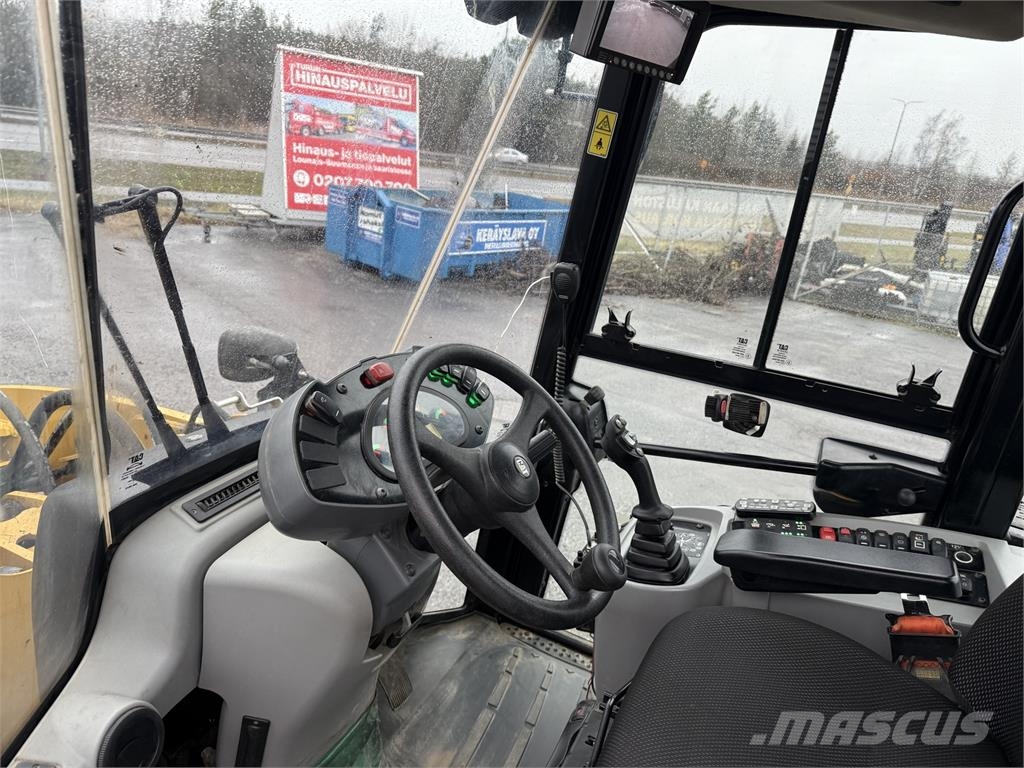 CAT 918M Wheel loaders