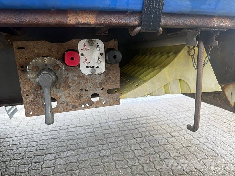 Krone 3 axle Curtainsider / Planenauflieger Tentinės puspriekabės