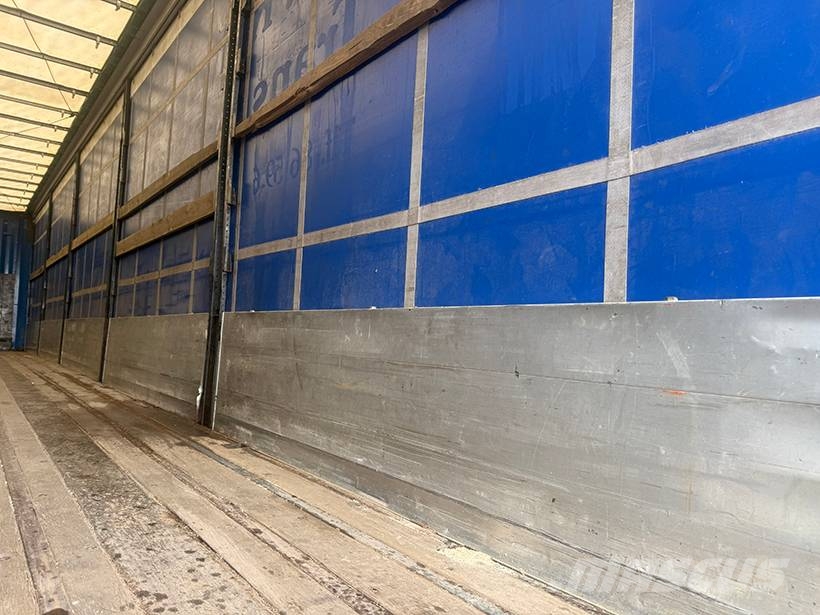 Krone 3 axle Curtainsider / Planenauflieger Tentinės puspriekabės