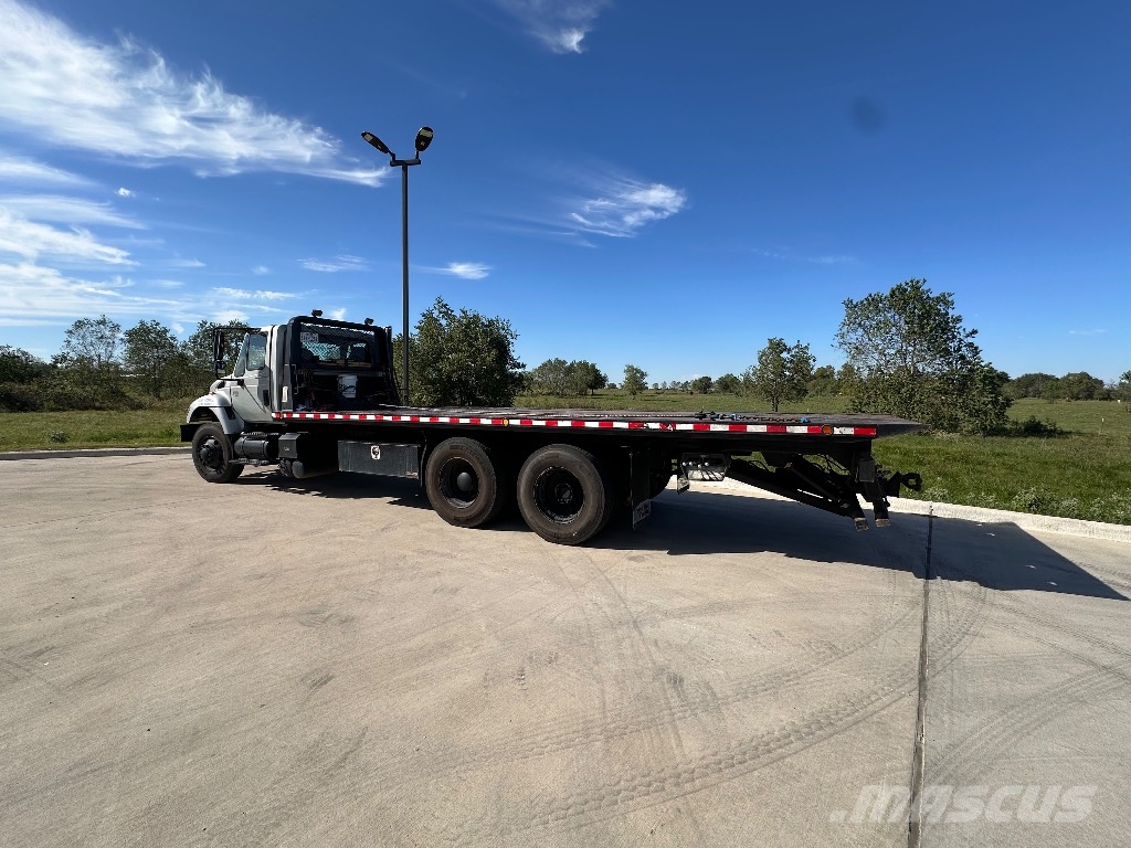 International 7400 회수 차량