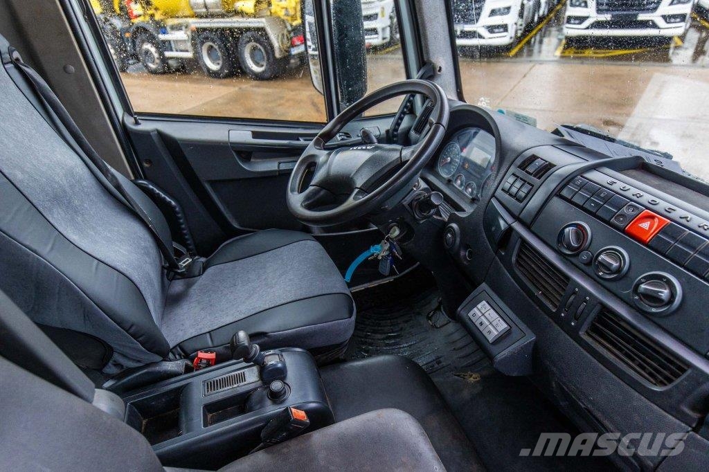 Iveco EUROCARGO ML80E18D-DOKA شاحنات مسطحة/مفصلية الجوانب
