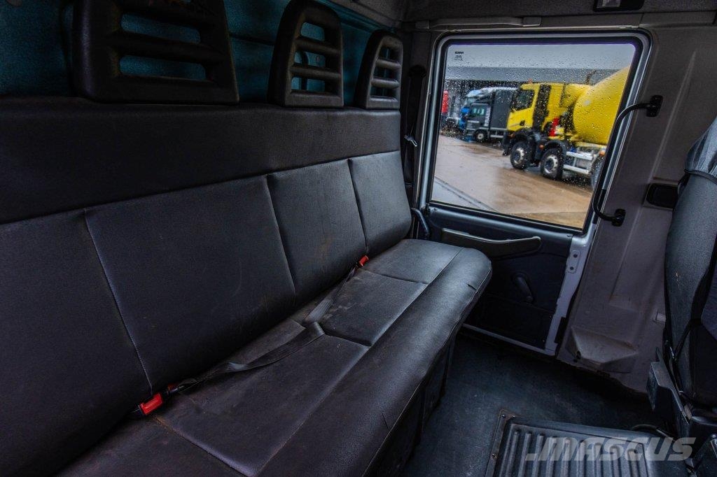 Iveco EUROCARGO ML80E18D-DOKA شاحنات مسطحة/مفصلية الجوانب