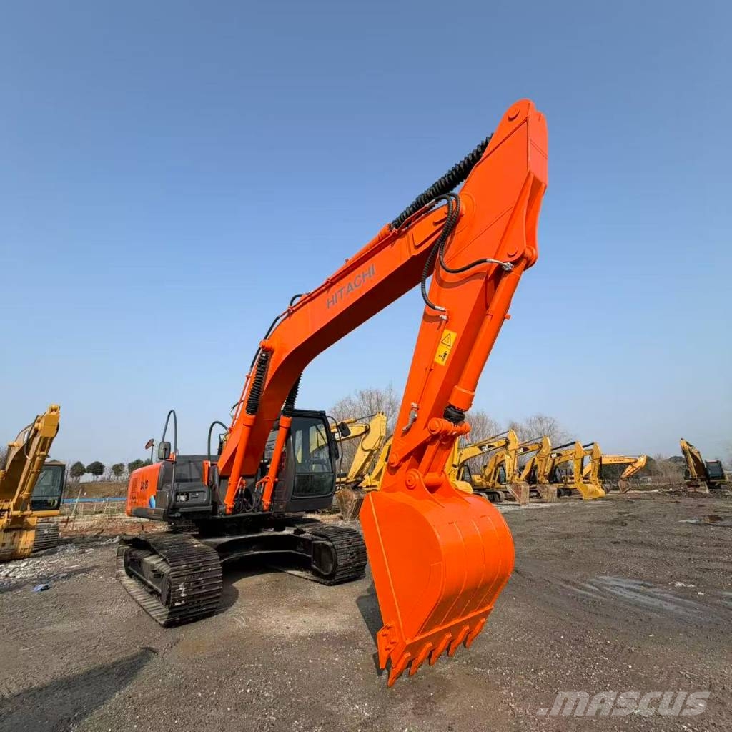 Hitachi ZX210 Kāpurķēžu ekskavatori