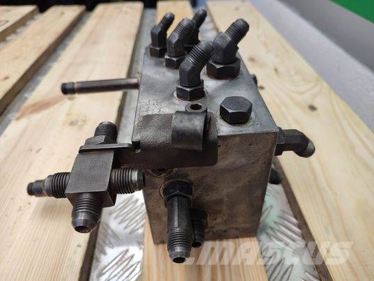 Massey Ferguson 9407 (7210001) hydraulic block Hidraulika