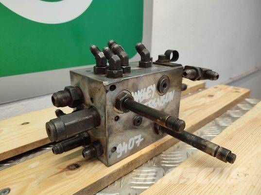 Massey Ferguson 9407 (7210001) hydraulic block Hidraulika