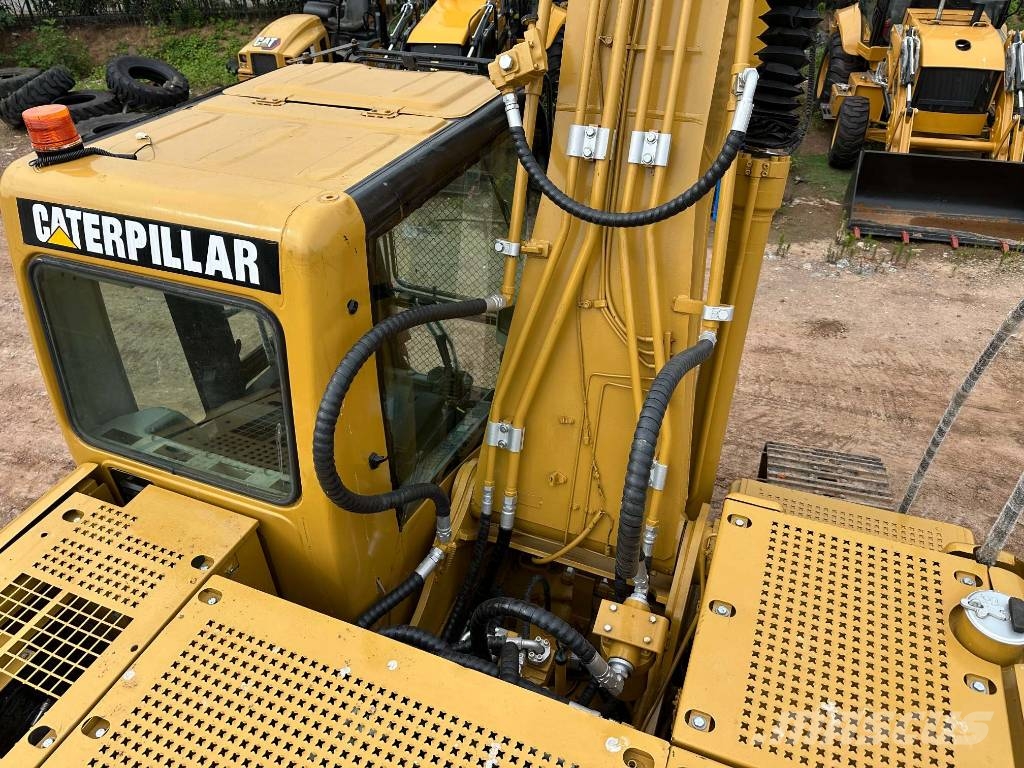 CAT 320 대형 굴삭기 29톤 이상